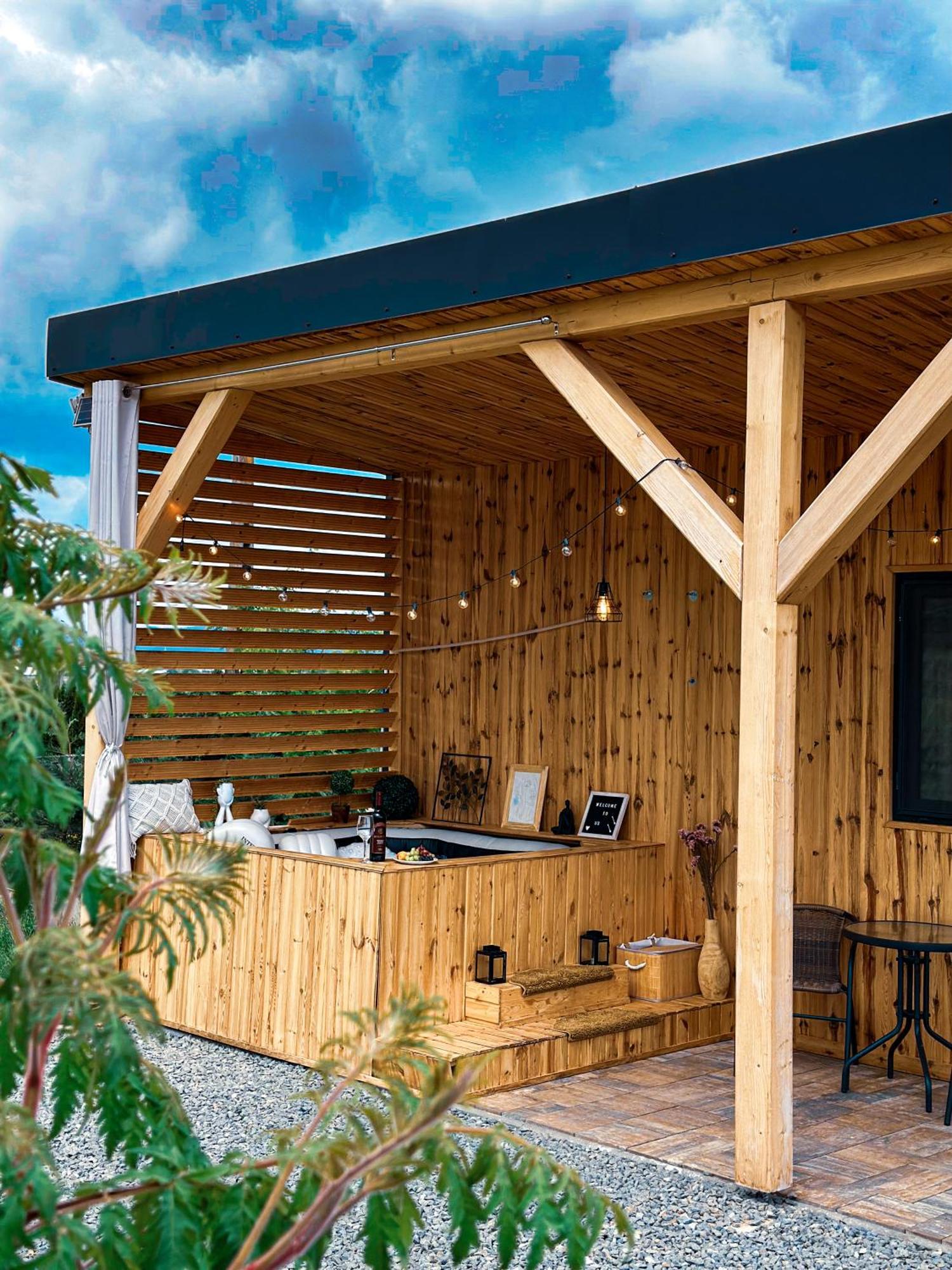 Kubiq Transalpina Villa Petresti Exteriör bild