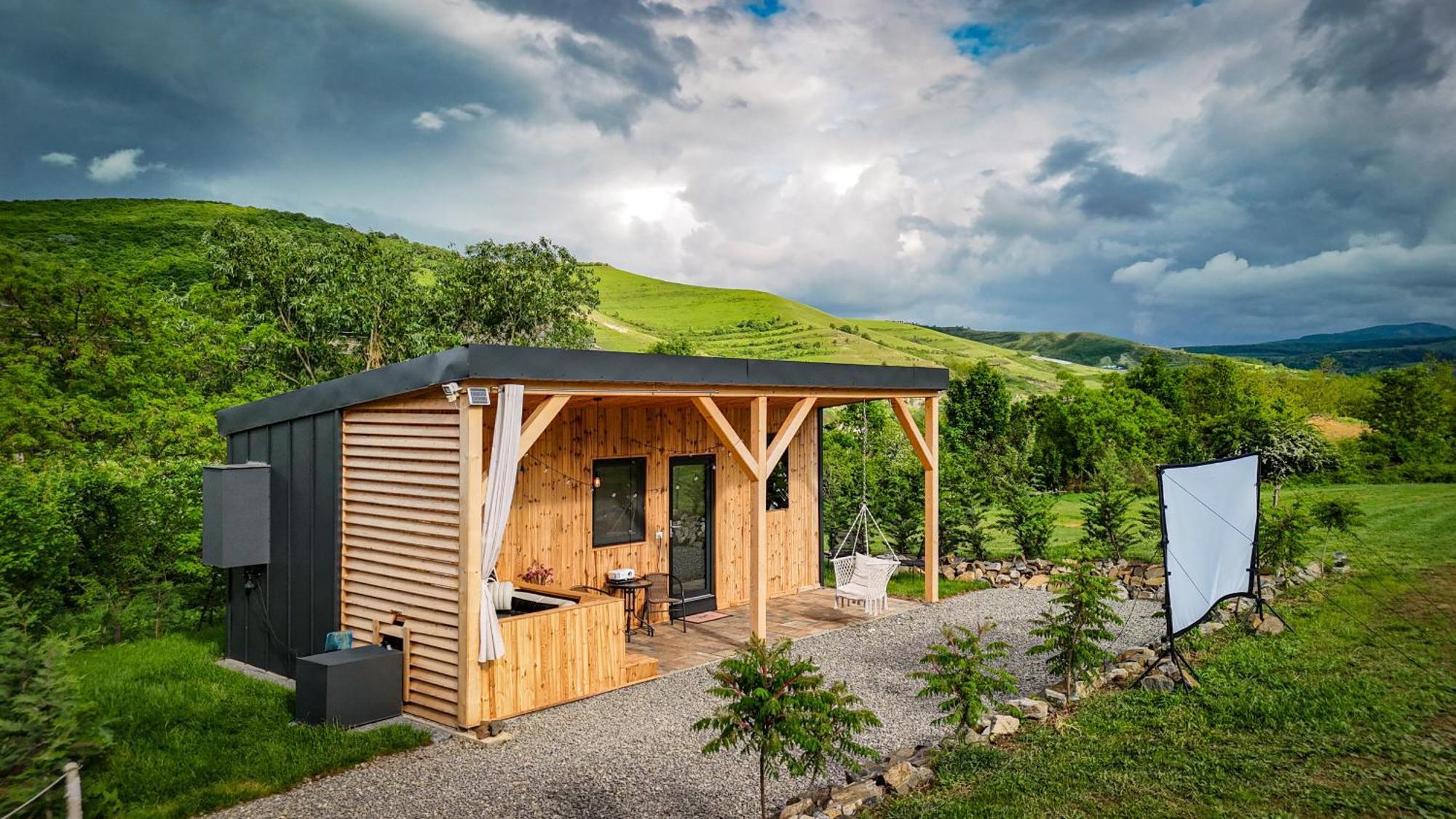 Kubiq Transalpina Villa Petresti Exteriör bild